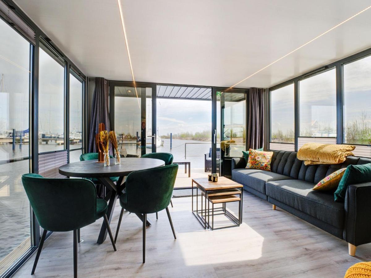 فندق Beautiful Houseboat In Marina Of فولُندام المظهر الخارجي الصورة