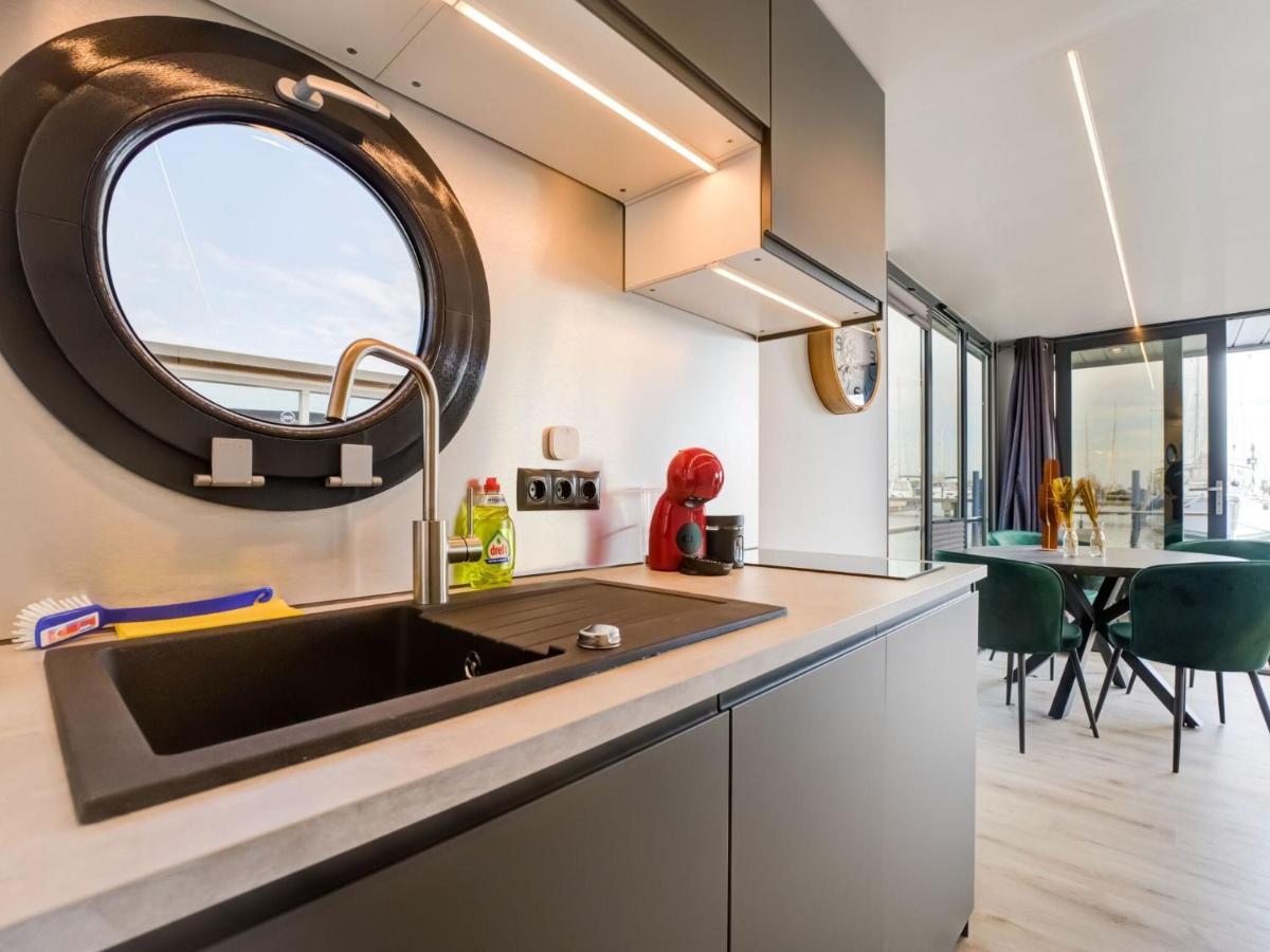 فندق Beautiful Houseboat In Marina Of فولُندام المظهر الخارجي الصورة
